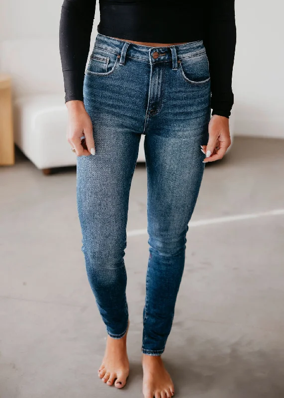 Kimmy Risen Skinny Jeans